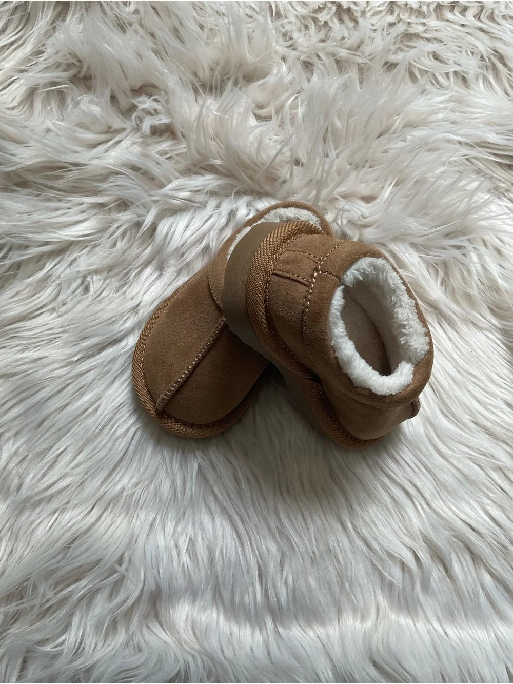 Cat jack Kids Cozy Faux-Shearling Slip-On Slippers in Brown